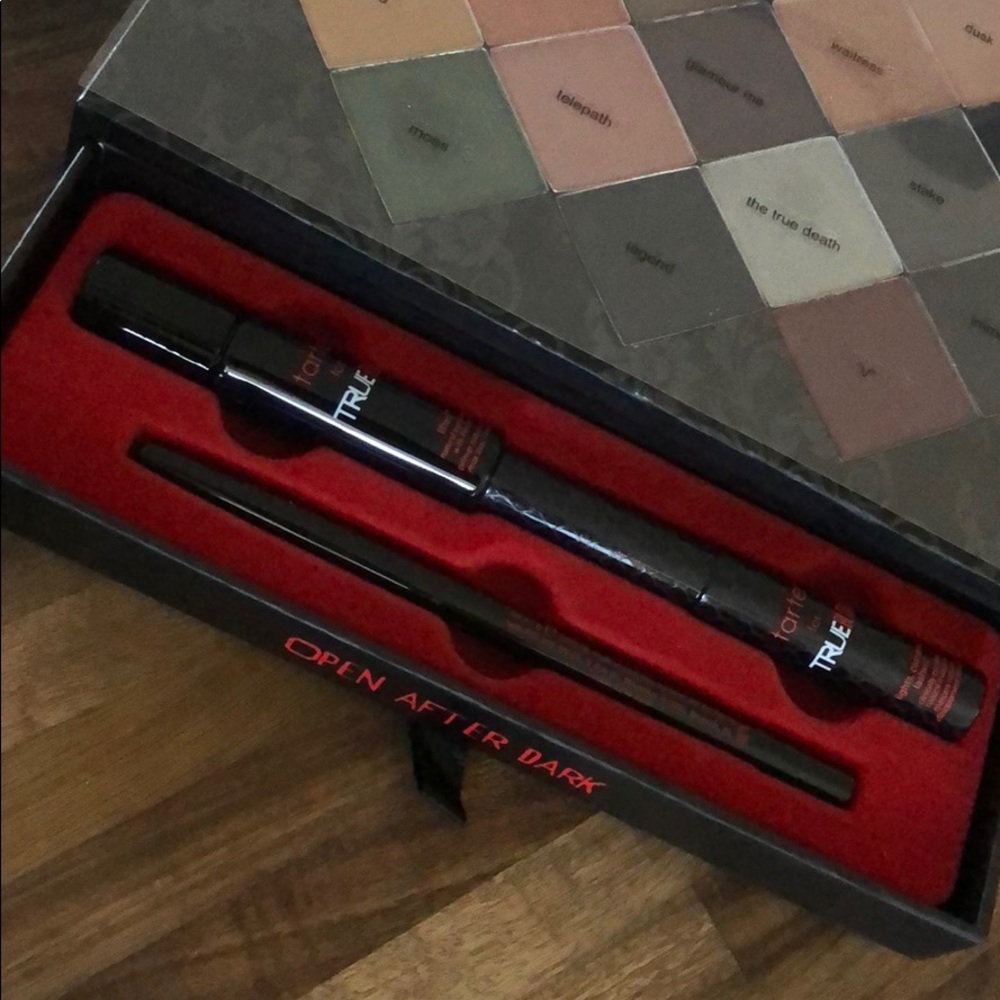 SOLD New Limited Tarte True Blood Collector’s - Picture 7 of 8